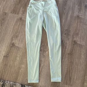 Gym Shark Women’s Dry Medium light Green color
